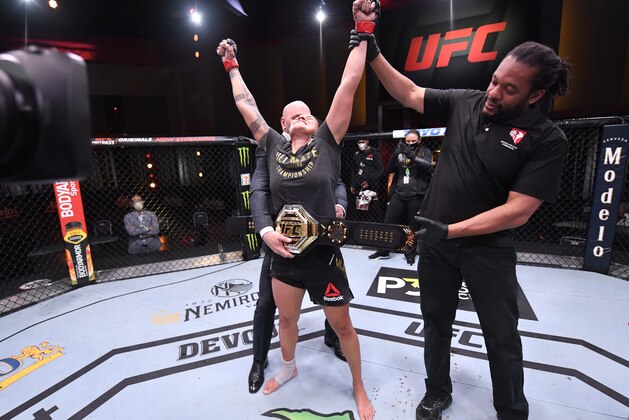 LAS VEGAS, NEVADA - JUNE 06: Amanda Nunes of Brazil celebrates after her unanimous-decision victory over Felicia Spencer of Canada in their UFC featherweight championship bout during the UFC 250 event at UFC APEX on June 06, 2020 in Las Vegas, Nevada. (Photo by Jeff Bottari/Zuffa LLC) LAS VEGAS, NEVADA - JUNE 06: Amanda Nunes of Brazil celebrates after her unanimous-decision victory over Felicia Spencer of Canada in their UFC featherweight championship bout during the UFC 250 event at UFC APEX on June 06, 2020 in Las Vegas, Nevada. (Photo by Jeff Bottari/Zuffa LLC)