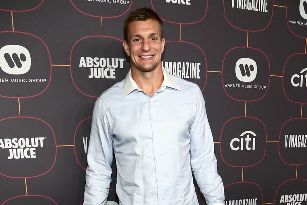 HOLLYWOOD, CALIFORNIA - JANUARY 23: Rob Gronkowski attends the Warner Music Group Pre-Grammy Party at Hollywood Athletic Club on January 23, 2020 in Hollywood, California. (Photo by Tommaso Boddi/Getty Images for Warner Music) HOLLYWOOD, CALIFORNIA - JANUARY 23: Rob Gronkowski attends the Warner Music Group Pre-Grammy Party at Hollywood Athletic Club on January 23, 2020 in Hollywood, California. (Photo by Tommaso Boddi/Getty Images for Warner Music)