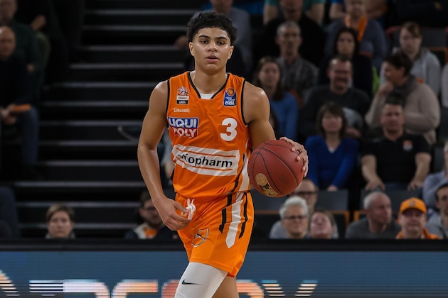 ULM, GERMANY - MARCH 08: (BILD ZEITUNG OUT) Killian Hayes of Ratiopharm Ulm controls the Ball during the EasyCredit Basketball Bundesliga (BBL) match between Ratiopharm Ulm and MHP Riesen Ludwigsburg at ratiopharm Arena on March 8, 2020 in Ulm, Germany. (Photo by Harry Langer/DeFodi Images via Getty Images)