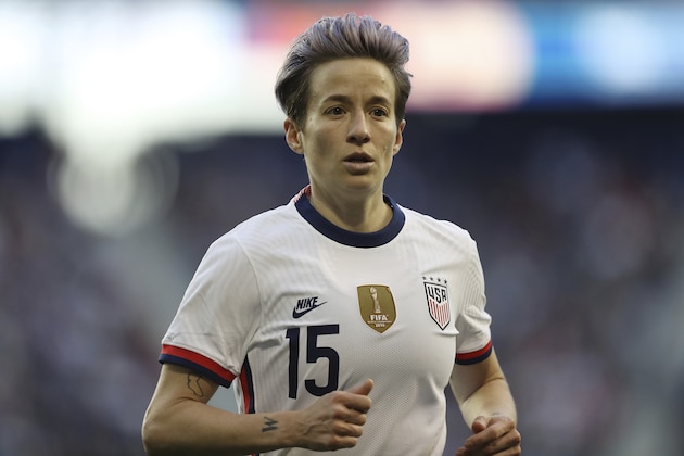 United States forward Megan Rapinoe (15) runs over to take a corner kick during the second half of a SheBelieves Cup soccer match against Spain Sunday, March 8, 2020, in Harrison, N.J. The United States won 1-0. (AP Photo/Steve Luciano)