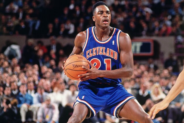 NEW YORK - 1993: Gerald Wilkins #21 of the Cleveland Cavaliers dribbles against the New York Knicks during a game played circa 1993 at the Madison Square Garden in New York City. NOTE TO USER: User expressly acknowledges and agrees that, by downloading and or using this photograph, User is consenting to the terms and conditions of the Getty Images License Agreement. Mandatory Copyright Notice: Copyright 1993 NBAE (Photo by Nathaniel S. Butler/NBAE via Getty Images)