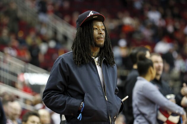 HOUSTON, TEXAS - FEBRUARY 09: Alvin Kamara of the New Orleans Saints attends the game between the Houston Rockets and the Utah Jazz at Toyota Center on February 09, 2020 in Houston, Texas. NOTE TO USER: User expressly acknowledges and agrees that, by downloading and or using this photograph, User is consenting to the terms and conditions of the Getty Images License Agreement. (Photo by Tim Warner/Getty Images) HOUSTON, TEXAS - FEBRUARY 09: Alvin Kamara of the New Orleans Saints attends the game between the Houston Rockets and the Utah Jazz at Toyota Center on February 09, 2020 in Houston, Texas. NOTE TO USER: User expressly acknowledges and agrees that, by downloading and or using this photograph, User is consenting to the terms and conditions of the Getty Images License Agreement. (Photo by Tim Warner/Getty Images)