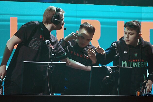 MINNEAPOLIS, MINNESOTA - JANUARY 24: (L-R) Colt