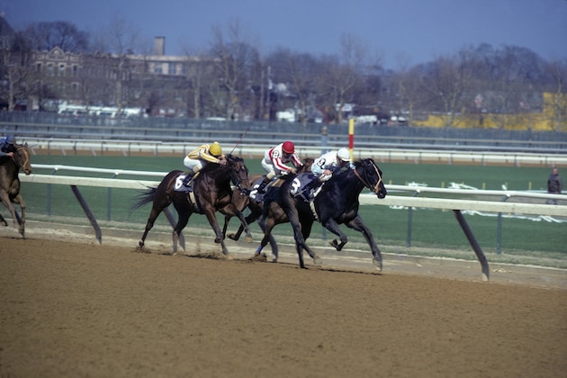 QUEENS, NY - APRIL 1977:  General view of an April 1977 horse race at Aqueduct Racetrack in Queens, New York. (Photo by Robert Riger/Getty Images)
