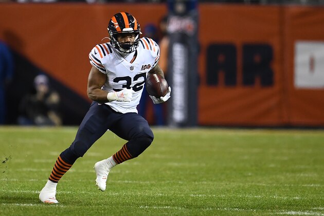 CHICAGO, ILLINOIS - DECEMBER 05:  David Montgomery #32 of the Chicago Bears runs for yards during a game against the Dallas Cowboys at Soldier Field on December 05, 2019 in Chicago, Illinois.  The Bears defeated the Cowboys 31-24.  (Photo by Stacy Revere/Getty Images)