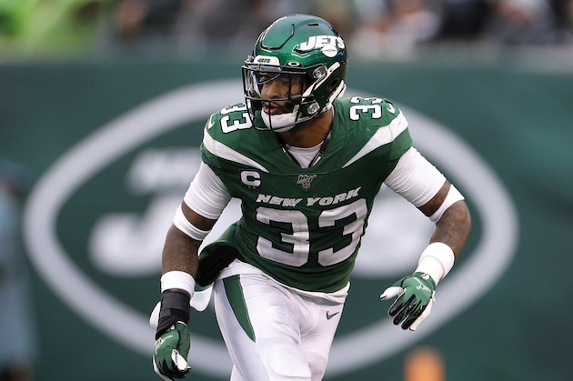 EAST RUTHERFORD, NEW JERSEY - NOVEMBER 24:   (NEW YORK DAILIES OUT)   Jamal Adams #33 of the New York Jets in action against the Oakland Raiders at MetLife Stadium on November 24, 2019 in East Rutherford, New Jersey. The Jets defeated the Raiders 34-3. (Photo by Jim McIsaac/Getty Images)