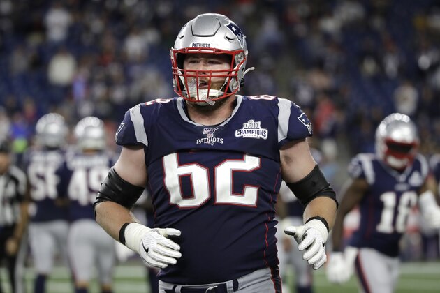 New England Patriots offensive guard Joe Thuney (62) trots to the sideline in the second half of an NFL football game against the Pittsburgh Steelers, Sunday, Sept. 8, 2019, in Foxborough, Mass. (AP Photo/Elise Amendola)
