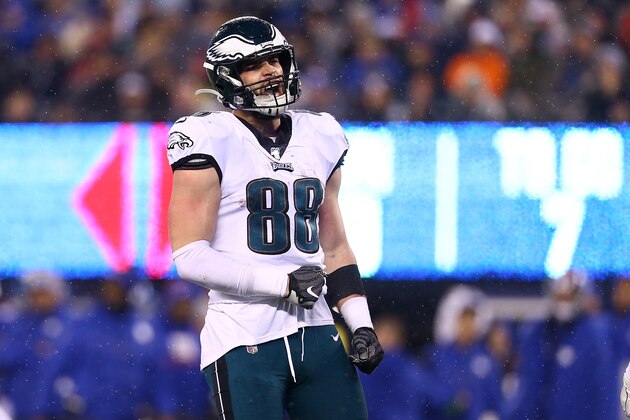 EAST RUTHERFORD, NEW JERSEY - DECEMBER 29:  (NEW YORK DAILIES OUT) Dallas Goedert #88 of the Philadelphia Eagles  in action against the New York Giants at MetLife Stadium on December 29, 2019 in East Rutherford, New Jersey. Philadelphia Eagles defeated the New York Giants 34-17. (Photo by Mike Stobe/Getty Images)