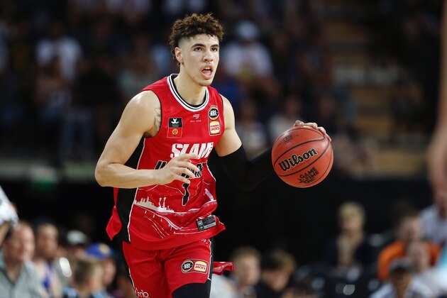 AUCKLAND, NEW ZEALAND - NOVEMBER 30: LaMelo Ball of the Hawks in action during the round 9 NBL match between the New Zealand Breakers and the Illawarra Hawks at Spark Arena on November 30, 2019 in Auckland, New Zealand. (Photo by Anthony Au-Yeung/Getty Images)