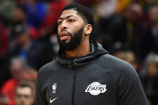 CHICAGO, ILLINOIS - NOVEMBER 05:  Anthony Davis #3 of the Los Angeles Lakers participates in warmups prior to a game against the Chicago Bulls at United Center on November 05, 2019 in Chicago, Illinois. NOTE TO USER: User expressly acknowledges and agrees that, by downloading and or using this photograph, User is consenting to the terms and conditions of the Getty Images License Agreement. (Photo by Stacy Revere/Getty Images)