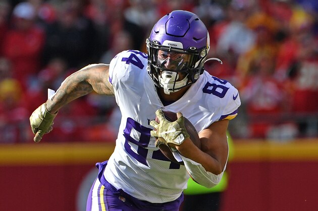 KANSAS CITY, MO - NOVEMBER 03:  Tight end Irv Smith #84 of the Minnesota Vikings runs up field after catching a pass against the Kansas City Chiefs during the second half at Arrowhead Stadium on November 3, 2019 in Kansas City, Missouri. (Photo by Peter G. Aiken/Getty Images)