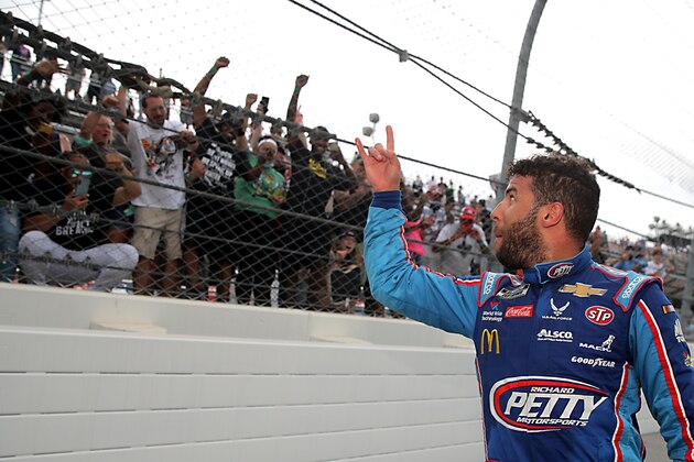 TALLADEGA, ALABAMA - JUNE 22:  Fans cheer for Bubba Wallace, driver of the #43 Victory Junction Chevrolet, after the NASCAR Cup Series GEICO 500 at Talladega Superspeedway on June 22, 2020 in Talladega, Alabama. (Photo by Chris Graythen/Getty Images)