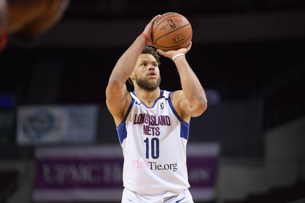 ERIE, PA - MARCH 3: Justin Anderson #10 of the Long Island Nets shoots a free throw a G League game between the Erie BayHawks and the Long Island Nets at the Erie Insurance Arena on March 3rd, 2020 in Erie, Pennsylvania. NOTE TO USER: User expressly acknowledges and agrees that, by downloading and/or using this Photograph, user is consenting to the terms and conditions of the Getty Images License Agreement. Mandatory Copyright Notice: Copyright 2020 NBAE (Photo by Robert Frank/NBAE via Getty Images)
