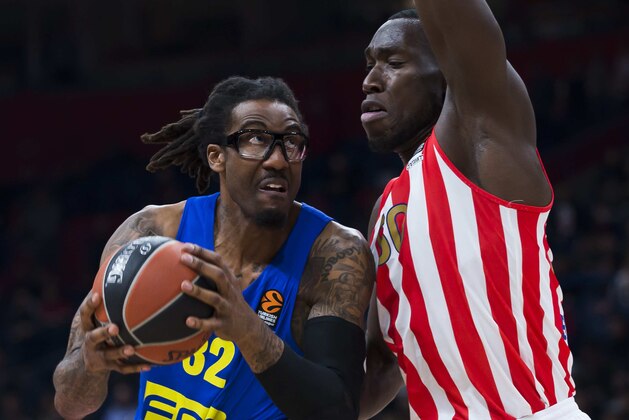 BELGRADE, SERBIA - MARCH 06: Amare Stoudemire of Maccabi Fox Tel Aviv competes against Michael Ojo of Crvena Zvezda mts Belgrade during the 2019/2020 Turkish Airlines EuroLeague Regular Season Round 28 match between Crvena Zvezda mts Belgrade and Maccabi Fox Tel Aviv at Aleksandar Nikolic Hall on March 6, 2020 in Belgrade, Serbia. (Photo by Nikola Krstic/MB Media/Getty Images)