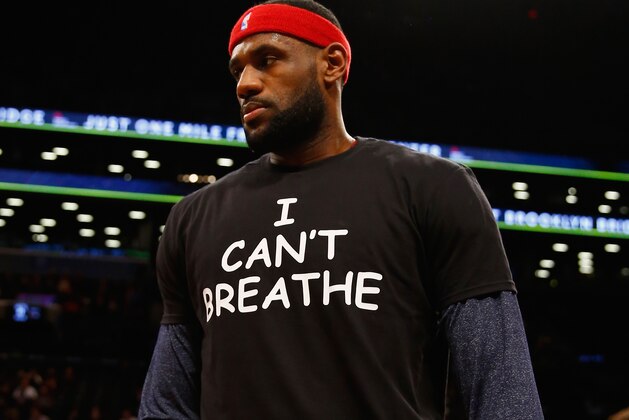 NEW YORK, NY - DECEMBER 08:  LeBron James #23 of the Cleveland Cavaliers wears an