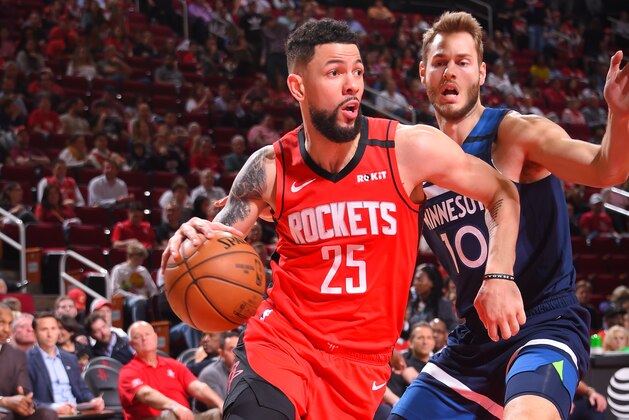 HOUSTON, TX - MARCH 10: Austin Rivers #25 of the Houston Rockets handles the ball against the Minnesota Timberwolves on March 10, 2020 at the Toyota Center in Houston, Texas. NOTE TO USER: User expressly acknowledges and agrees that, by downloading and or using this photograph, User is consenting to the terms and conditions of the Getty Images License Agreement. Mandatory Copyright Notice: Copyright 2020 NBAE (Photo by Bill Baptist/NBAE via Getty Images)