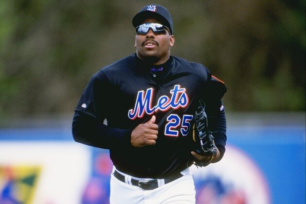 8 Mar 1999:  Outfielder Bobby Bonilla #25 of the New York Mets in action during the Spring Training game against the Montreal Expos at the Thomas J. White Stadium in Port St. Lucie, Florida. The Mets defeated the Expos 2-1.