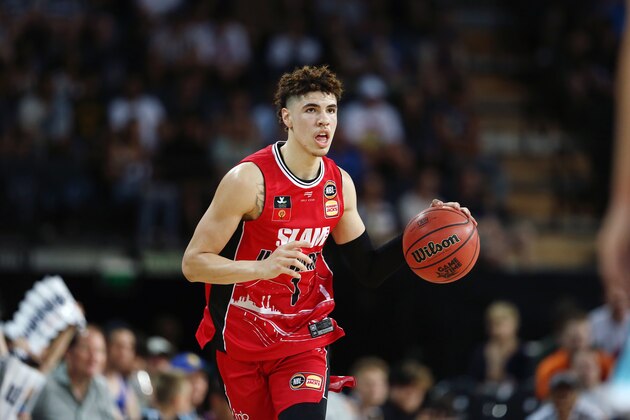 AUCKLAND, NEW ZEALAND - NOVEMBER 30: LaMelo Ball of the Hawks in action during the round 9 NBL match between the New Zealand Breakers and the Illawarra Hawks at Spark Arena on November 30, 2019 in Auckland, New Zealand. (Photo by Anthony Au-Yeung/Getty Images) AUCKLAND, NEW ZEALAND - NOVEMBER 30: LaMelo Ball of the Hawks in action during the round 9 NBL match between the New Zealand Breakers and the Illawarra Hawks at Spark Arena on November 30, 2019 in Auckland, New Zealand. (Photo by Anthony Au-Yeung/Getty Images)