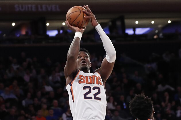 Phoenix Suns center Deandre Ayton (22) shoots during the second half of an NBA basketball game against the New York Knicks in New York, Thursday, Jan. 16, 2020. The Sunds defeated the Knicks 121-98. (AP Photo/Kathy Willens)