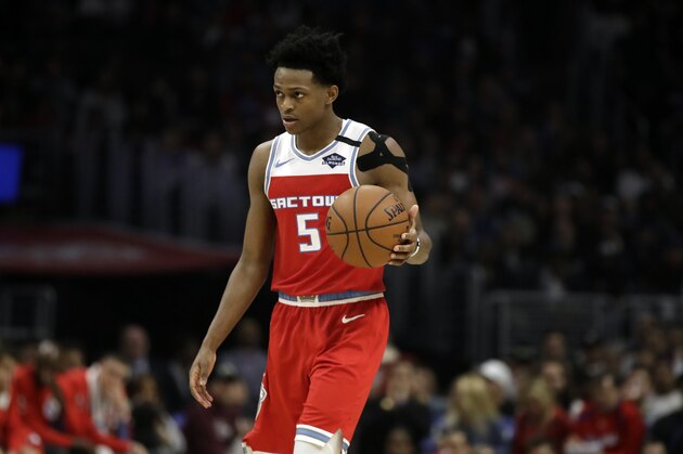 Sacramento Kings' De'Aaron Fox during an NBA basketball game against the Los Angeles Clippers Saturday, Feb. 22, 2020, in Los Angeles. (AP Photo/Marcio Jose Sanchez)