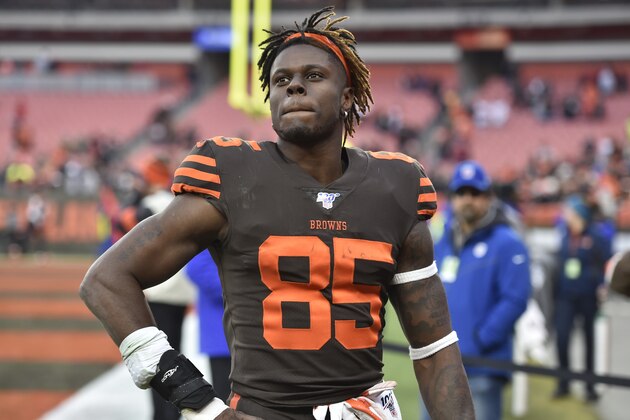 Cleveland Browns tight end David Njoku walks off the field after an NFL football game against the Cincinnati Bengals, Sunday, Dec. 8, 2019, in Cleveland. The Browns won 27-19. (AP Photo/David Richard)