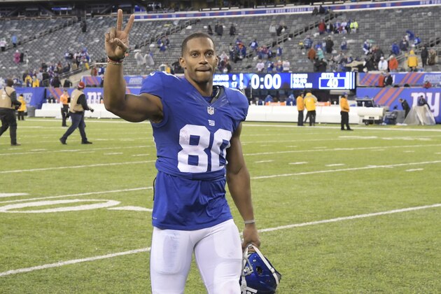 New York Giants wide receiver Victor Cruz (80) leaves the field after an NFL football game against the Detroit Lions Sunday, Dec. 18, 2016, in East Rutherford, N.J. The Giants won 17-6. (AP Photo/Bill Kostroun)