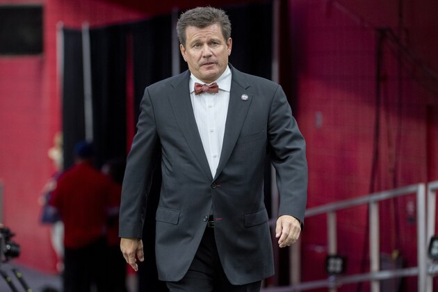 GLENDALE, ARIZONA - OCTOBER 13: Arizona Cardinals president Michael Bidwell walks onto the field prior to the NFL game between the Atlanta Falcons and Arizona Cardinals at State Farm Stadium on October 13, 2019 in Glendale, Arizona. (Photo by Jennifer Stewart/Getty Images) GLENDALE, ARIZONA - OCTOBER 13: Arizona Cardinals president Michael Bidwell walks onto the field prior to the NFL game between the Atlanta Falcons and Arizona Cardinals at State Farm Stadium on October 13, 2019 in Glendale, Arizona. (Photo by Jennifer Stewart/Getty Images)