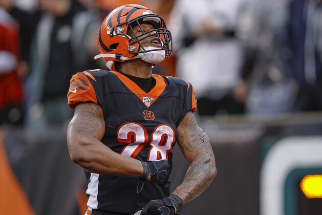 CINCINNATI, OH - DECEMBER 29: Joe Mixon #28 of the Cincinnati Bengals celebrates a touchdown during the second half against the Cleveland Browns at Paul Brown Stadium on December 29, 2019 in Cincinnati, Ohio. (Photo by Michael Hickey/Getty Images)