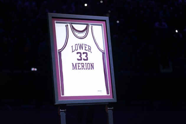 PHILADELPHIA, PA - JANUARY 28: The Philadelphia 76ers honor former Los Angeles Lakers star Kobe Bryant, who passed away in a helicopter crash, by placing his Lower Merion High School jersey on the court prior to the game between the Golden State Warriors at the Wells Fargo Center on January 28, 2020 in Philadelphia, Pennsylvania. NOTE TO USER: User expressly acknowledges and agrees that, by downloading and/or using this photograph, user is consenting to the terms and conditions of the Getty Images License Agreement. (Photo by Mitchell Leff/Getty Images)