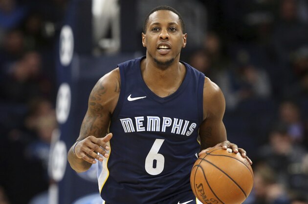 Memphis Grizzlies' Mario Chalmers plays against the Minnesota Timberwolvesin the second half of an NBA basketball game Monday, April 9, 2018, in Minneapolis. (AP Photo/Jim Mone)