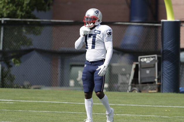 New England Patriots wide receiver Antonio Brown works out during an NFL football practice, Wednesday, Sept. 18, 2019, in Foxborough, Mass. (AP Photo/Steven Senne)