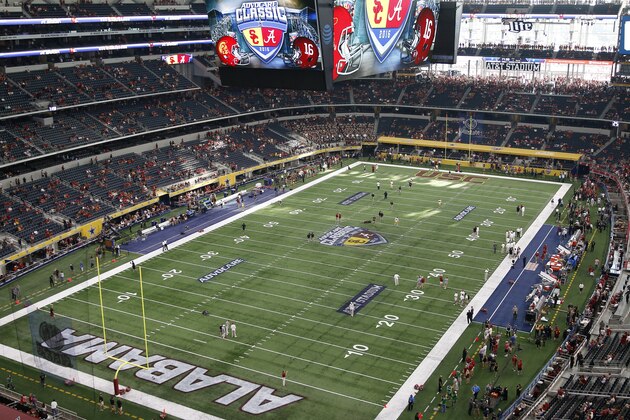 A general overhead view of AT&T Stadium before the start of an NCAA college football game between Southern California and Alabama on Saturday, Sept. 3, 2016, in Arlington, Texas. (AP Photo/Roger Steinman)