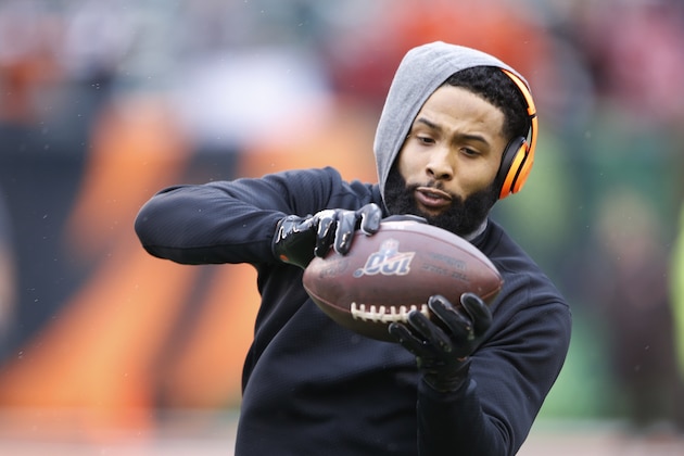 Cleveland Browns wide receiver Odell Beckham Jr. catches a pass before an NFL football game against the Cincinnati Bengals, Sunday, Dec. 29, 2019, in Cincinnati. (AP Photo/Gary Landers)