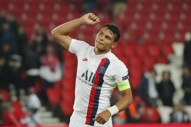 PSG's Thiago Silva applauds fans at the end of the Champions League group A soccer match between PSG and Real Madrid at the Parc des Princes stadium in Paris, Wednesday, Sept. 18, 2019. (AP Photo/Francois Mori)