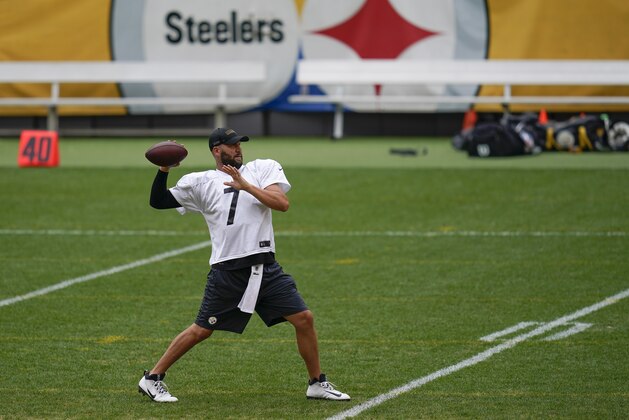 Pittsburgh Steelers quarterback Ben Roethlisberger (7) during an NFL football training camp practice, Monday, Aug. 31, 2020, in Pittsburgh. (AP Photo/Keith Srakocic)