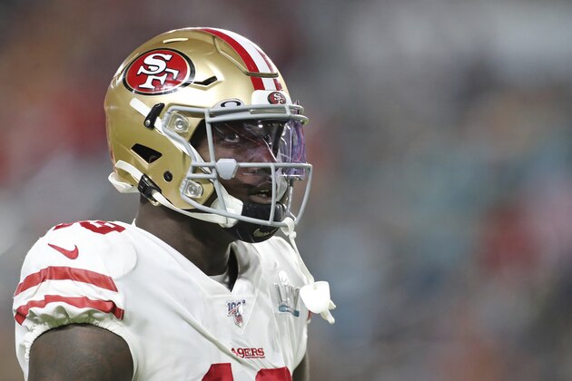 En foto del 2 de febrero del 2020 el receptor de los 49ers de San Francisco Deebo Samuel durante el juego del Super Bowl ante los Chiefs de Kansas City. El 18 de junio dle 2020 Samuel se somete a una cirugía después de que se fracturó un hueso en el pie izquierdo durante un entrenamiento informal con sus compañeros en Tennessee. (AP Photo/Gregory Payan)