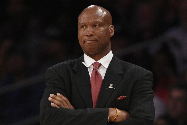 Los Angeles Lakers head coach Byron Scott looks on during the second half of an NBA basketball game against the Memphis Grizzlies in Los Angeles, Tuesday, March 22, 2016. The Los Angeles Lakers won 107-100. (AP Photo/Kelvin Kuo)