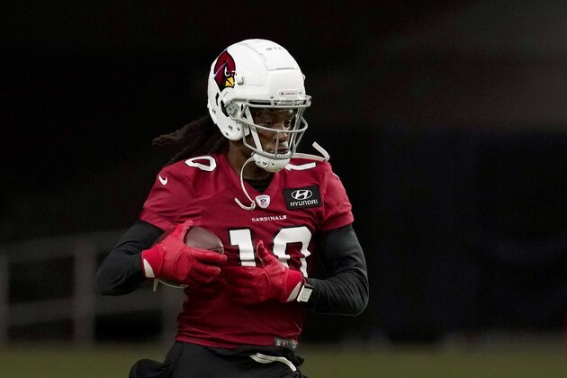 Arizona Cardinals wide receiver DeAndre Hopkins makes a catch as receivers run drills during an NFL football workout Wednesday, Aug. 12, 2020, in Glendale, Ariz. (AP Photo/Ross D. Franklin)