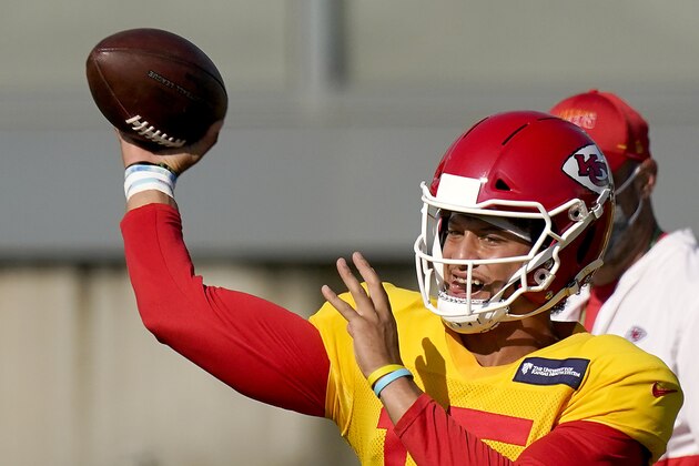 Kansas City Chiefs quarterback Patrick Mahomes passes during an NFL football training camp practice Friday, Aug. 21, 2020, in Kansas City, Mo. (AP Photo/Charlie Riedel)