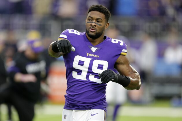 Minnesota Vikings defensive end Danielle Hunter warms up before an NFL football game against the Chicago Bears, Sunday, Dec. 29, 2019, in Minneapolis. (AP Photo/Andy Clayton-King)
