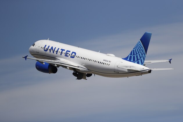 A United Airlines jetliner lifts off from a runway at Denver International Airport as travellers deal with the effects of the new coronavirus Wednesday, June 10, 2020, in Denver. (AP Photo/David Zalubowski)