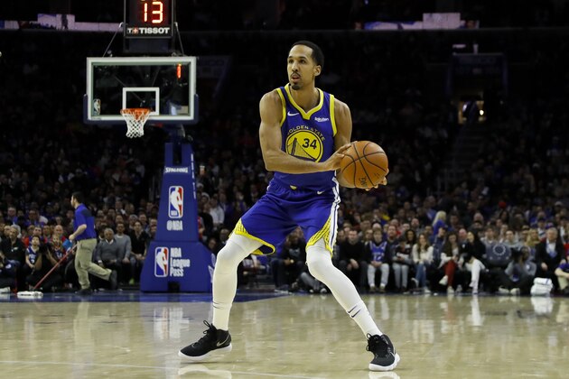 Golden State Warriors' Shaun Livingston in action during an NBA basketball game against the Philadelphia 76ers, Saturday, March 2, 2019, in Philadelphia. (AP Photo/Matt Slocum)