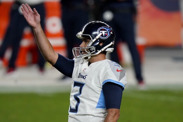 Tennessee Titans kicker Stephen Gostkowski (3) lines up his field goal attempt during the first half of an NFL football game against the Denver Broncos, Monday, Sept. 14, 2020, in Denver. (AP Photo/David Zalubowski)