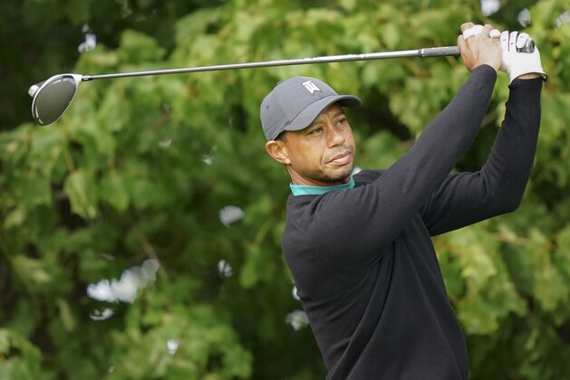 Tiger Woods practices on the 12th tee before the U.S. Open Championship golf tournament at Winged Foot Golf Club, Tuesday, Sept. 15, 2020, in Mamaroneck, N.Y. (AP Photo/John Minchillo)
