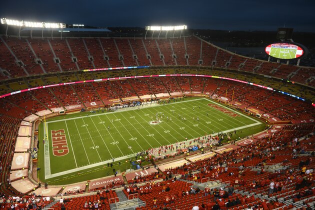 The Kansas City Chiefs and Houston Texans face off to a limited capacity crowd for the opening of the NFL football season, Thursday, Sept. 10, 2020, in Kansas City, Mo. (AP Photo/Reed Hoffmann)