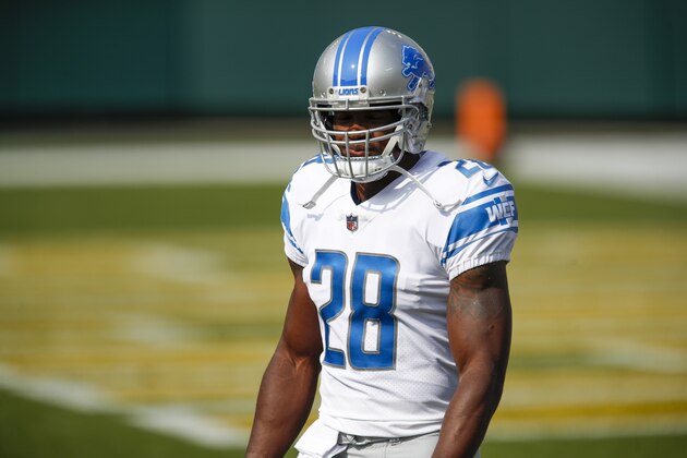 Detroit Lions' Adrian Peterson warms up before an NFL football game against the Green Bay Packers Sunday, Sept. 20, 2020, in Green Bay, Wis. (AP Photo/Matt Ludtke)