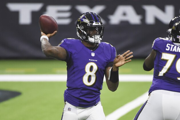 El quarterback de los Ravens de Baltimore Lamar Jackson lanza un pase en la primera mitad del encuentro ante los Texans de Houston el domingo 20 de septiembre del 2020. (AP Photo/Eric Christian Smith) El quarterback de los Ravens de Baltimore Lamar Jackson lanza un pase en la primera mitad del encuentro ante los Texans de Houston el domingo 20 de septiembre del 2020. (AP Photo/Eric Christian Smith)