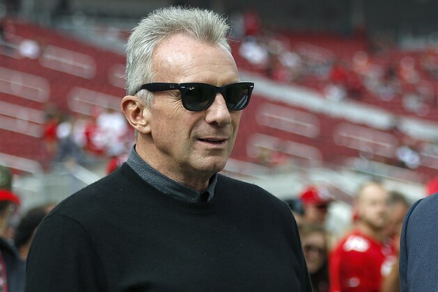 ARCHIVO.- Foto del 21 de octubre del 2018. El exquarterback de los 49ers de San Francisco Joe Montana antes del juego ante los Rams de Los Ángeles. el domingo 27 de septiembre del 2020 la policía de Los Ángeles reporta que una mujer ingresó en el domicilio del exjugador e intentó secuestrar a su nieto. (AP Photo/Josie Lepe, File)