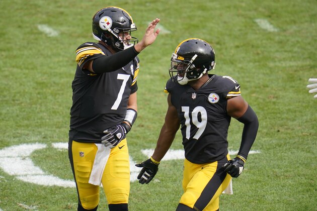 Pittsburgh Steelers wide receiver JuJu Smith-Schuster (19) celebrates after scoring a touchdown with quarterback Ben Roethlisberger during the second half of an NFL football game against the Houston Texans in Pittsburgh, Sunday, Sept. 27, 2020. (AP Photo/Gene J. Puskar) Pittsburgh Steelers wide receiver JuJu Smith-Schuster (19) celebrates after scoring a touchdown with quarterback Ben Roethlisberger during the second half of an NFL football game against the Houston Texans in Pittsburgh, Sunday, Sept. 27, 2020. (AP Photo/Gene J. Puskar)