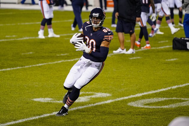 Chicago Bears tight end Jimmy Graham (80) warms up before an NFL football game against the Tampa Bay Buccaneers in Chicago, Thursday, Oct. 8, 2020. (AP Photo/Nam Y. Huh)